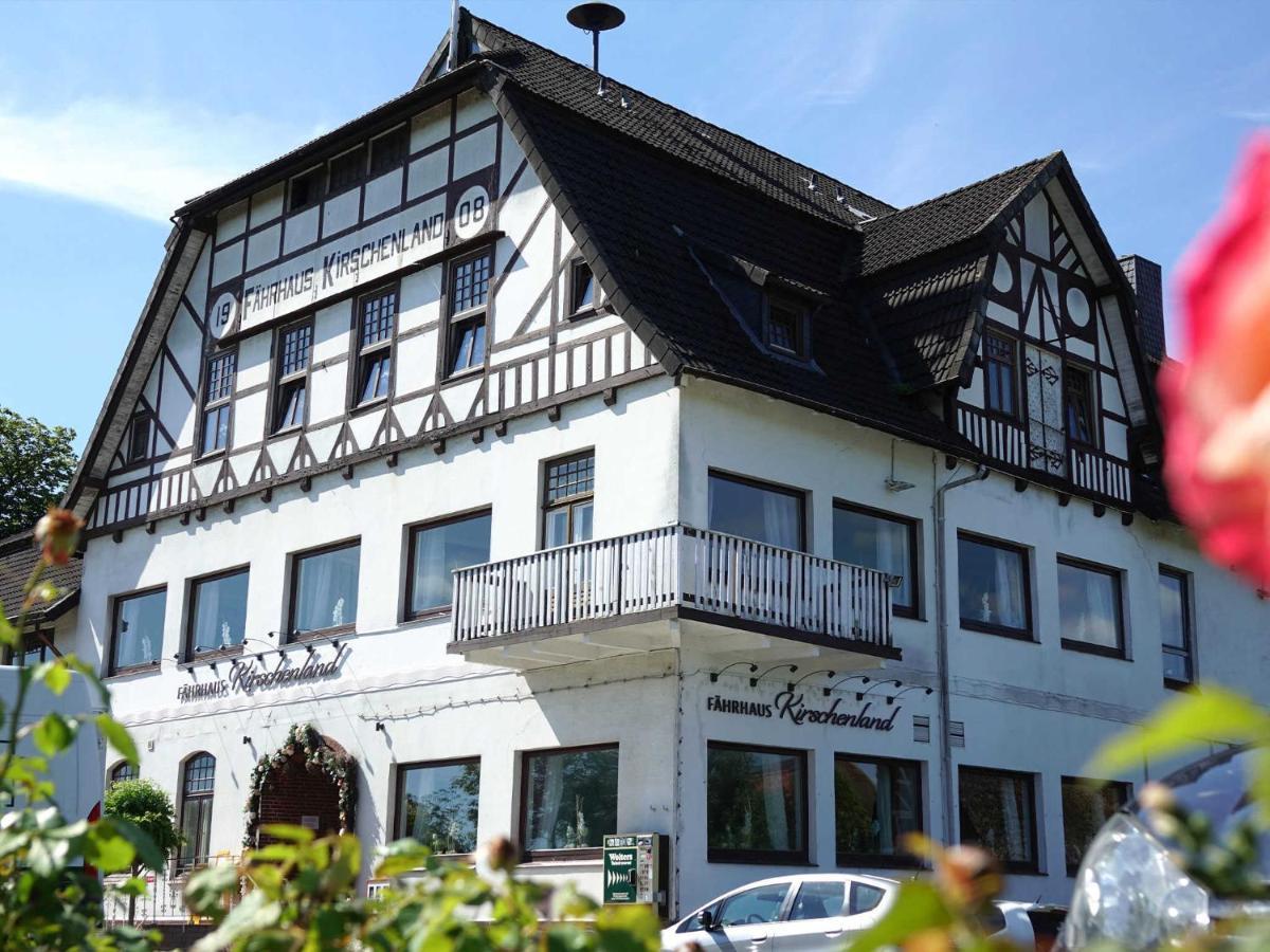Hotel Faehrhaus Kirschenland 约克 外观 照片